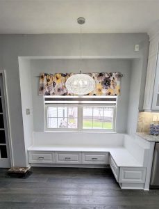 Kitchen sitting area